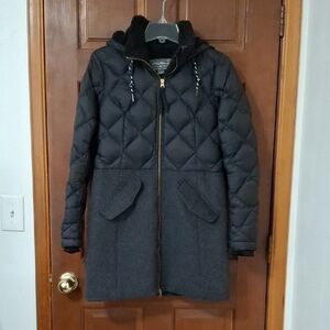 Eddie Bauer Black Quilted Jacket with Gold Zipper Size Small